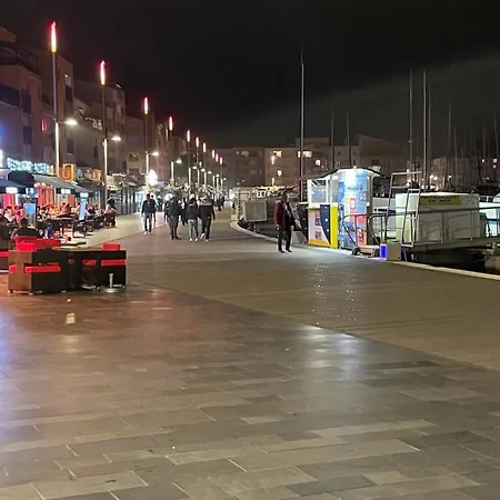 Appartement Cap D’agde Centre Port Avec Parking Privé Et Belle Vue Port Et *